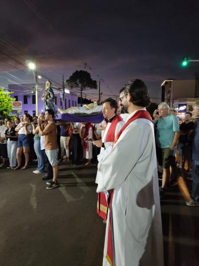 Procissão reúne milhares de fiéis em Laranjeiras do Sul e emociona comunidade na Sexta-feira Santa